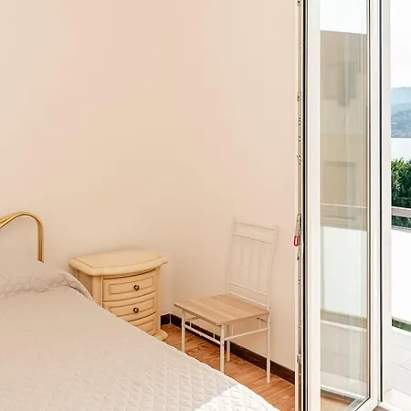 View Free Parking 1 Min Orta Appartement Pella