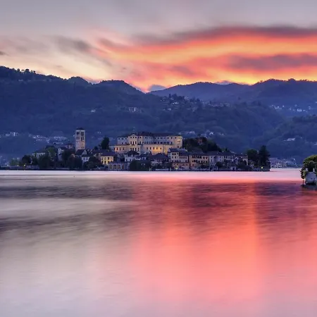 View Free Parking 1 Min Orta Pella
